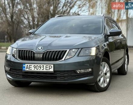 Серый Шкода Октавия, объемом двигателя 1.6 л и пробегом 300 тыс. км за 11300 $, фото 1 на Automoto.ua