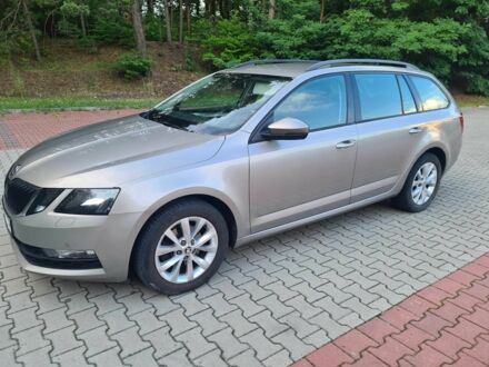 Шкода Октавия 2018 в Ивано-Франковске на Automoto.ua Серый Шкода Октавия, объемом двигателя 2 л и пробегом 267 тыс. км за 9336 $, фото 1 на Automoto.ua