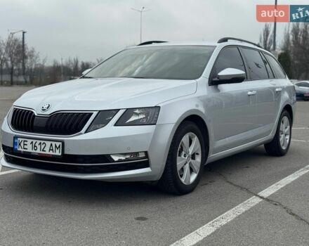 Серый Шкода Октавия, объемом двигателя 2 л и пробегом 295 тыс. км за 13900 $, фото 1 на Automoto.ua