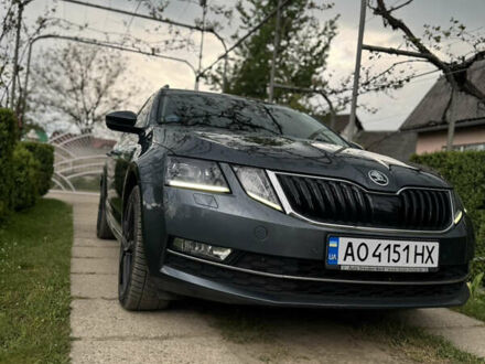 Шкода Октавія 2018 у Ужгороді на Automoto.ua Сірий Шкода Октавія, об'ємом двигуна 1.97 л та пробігом 295 тис. км за 16570 $, фото 1 на Automoto.ua