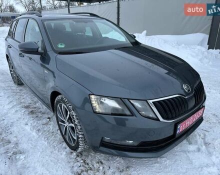 Серый Шкода Октавия, объемом двигателя 1.6 л и пробегом 226 тыс. км за 15150 $, фото 1 на Automoto.ua