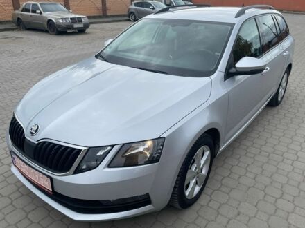 Серый Шкода Октавия, объемом двигателя 2 л и пробегом 265 тыс. км за 16300 $, фото 1 на Automoto.ua