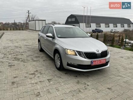 Шкода Октавия 2019 в Луцке на Automoto.ua Серый Шкода Октавия, объемом двигателя 2 л и пробегом 255 тыс. км за 15500 $, фото 1 на Automoto.ua