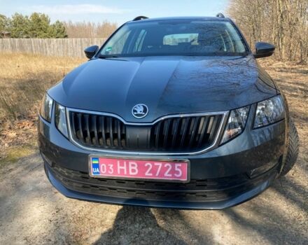 Серый Шкода Октавия, объемом двигателя 1.6 л и пробегом 323 тыс. км за 15000 $, фото 1 на Automoto.ua