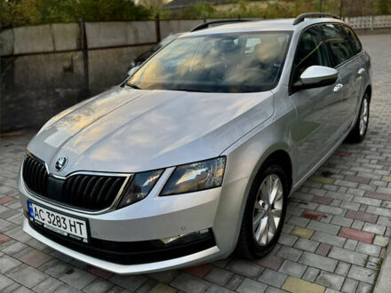 Серый Шкода Октавия, объемом двигателя 1.6 л и пробегом 239 тыс. км за 13950 $, фото 1 на Automoto.ua