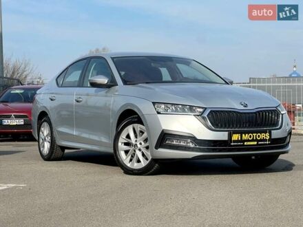 Шкода Октавия 2022 в Киеве на Automoto.ua Серый Шкода Октавия, объемом двигателя 1.97 л и пробегом 19 тыс. км за 28999 $, фото 1 на Automoto.ua