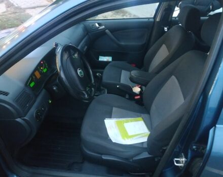 Синий Шкода Октавия, объемом двигателя 1.6 л и пробегом 415 тыс. км за 3900 $, фото 5 на Automoto.ua