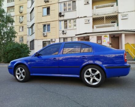 Синій Шкода Октавія, об'ємом двигуна 1.6 л та пробігом 350 тис. км за 4000 $, фото 4 на Automoto.ua