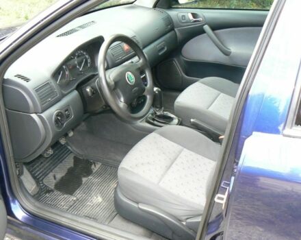 Синій Шкода Октавія, об'ємом двигуна 1.6 л та пробігом 330 тис. км за 4000 $, фото 6 на Automoto.ua