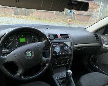 Синій Шкода Октавія, об'ємом двигуна 1.6 л та пробігом 240 тис. км за 3950 $, фото 8 на Automoto.ua