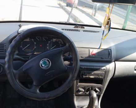 Синий Шкода Октавия, объемом двигателя 1.6 л и пробегом 313 тыс. км за 3800 $, фото 7 на Automoto.ua