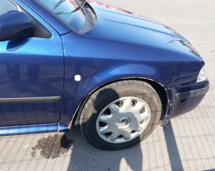 Синий Шкода Октавия, объемом двигателя 1.6 л и пробегом 313 тыс. км за 3800 $, фото 1 на Automoto.ua