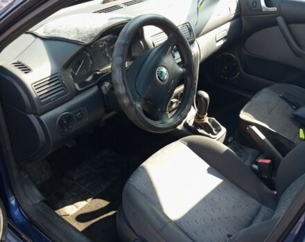 Синий Шкода Октавия, объемом двигателя 1.6 л и пробегом 313 тыс. км за 3800 $, фото 5 на Automoto.ua