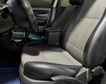 Синий Шкода Октавия, объемом двигателя 1.6 л и пробегом 308 тыс. км за 4300 $, фото 4 на Automoto.ua