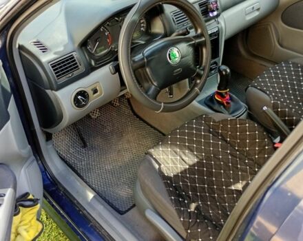 Синий Шкода Октавия, объемом двигателя 1.6 л и пробегом 217 тыс. км за 2800 $, фото 1 на Automoto.ua