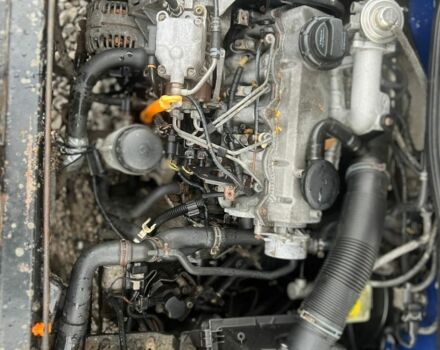 Синий Шкода Октавия, объемом двигателя 2 л и пробегом 300 тыс. км за 1800 $, фото 3 на Automoto.ua