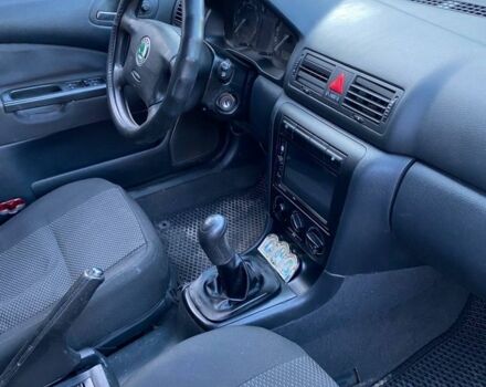 Синий Шкода Октавия, объемом двигателя 1.6 л и пробегом 325 тыс. км за 3100 $, фото 5 на Automoto.ua