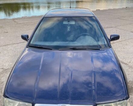 Синий Шкода Октавия, объемом двигателя 1.6 л и пробегом 325 тыс. км за 3100 $, фото 2 на Automoto.ua