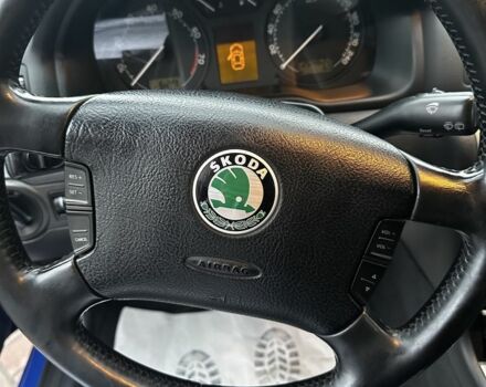 Синий Шкода Октавия, объемом двигателя 1.8 л и пробегом 264 тыс. км за 5000 $, фото 4 на Automoto.ua