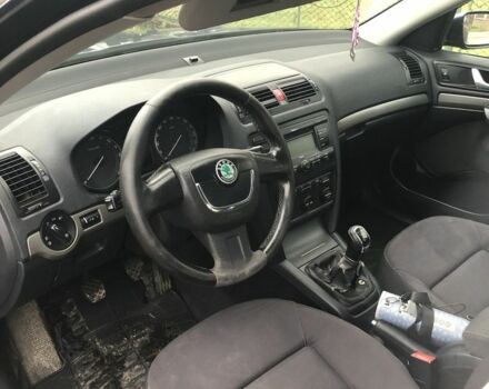 Синий Шкода Октавия, объемом двигателя 2 л и пробегом 300 тыс. км за 2500 $, фото 4 на Automoto.ua