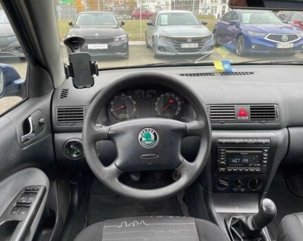 Синий Шкода Октавия, объемом двигателя 1.6 л и пробегом 289 тыс. км за 4990 $, фото 12 на Automoto.ua