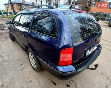 Синий Шкода Октавия, объемом двигателя 1.6 л и пробегом 209 тыс. км за 3850 $, фото 4 на Automoto.ua