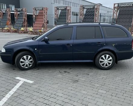 Синий Шкода Октавия, объемом двигателя 1.8 л и пробегом 340 тыс. км за 3800 $, фото 5 на Automoto.ua