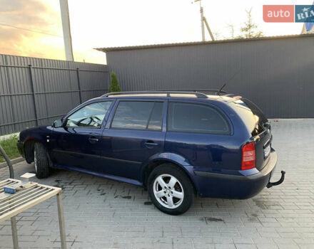 Синий Шкода Октавия, объемом двигателя 1.6 л и пробегом 240 тыс. км за 3999 $, фото 1 на Automoto.ua