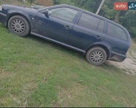 Синий Шкода Октавия, объемом двигателя 1.6 л и пробегом 152 тыс. км за 5000 $, фото 1 на Automoto.ua