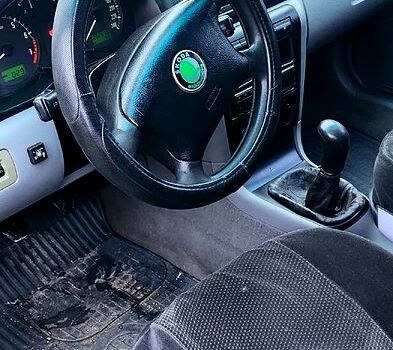 Синий Шкода Октавия, объемом двигателя 20 л и пробегом 275 тыс. км за 3900 $, фото 6 на Automoto.ua