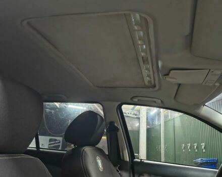 Синий Шкода Октавия, объемом двигателя 1.6 л и пробегом 330 тыс. км за 4500 $, фото 8 на Automoto.ua