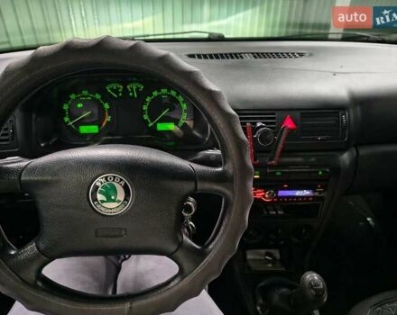 Синий Шкода Октавия, объемом двигателя 1.6 л и пробегом 330 тыс. км за 4500 $, фото 6 на Automoto.ua