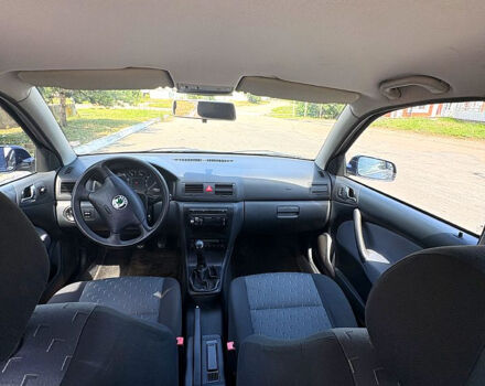 Синий Шкода Октавия, объемом двигателя 1.6 л и пробегом 240 тыс. км за 4800 $, фото 7 на Automoto.ua