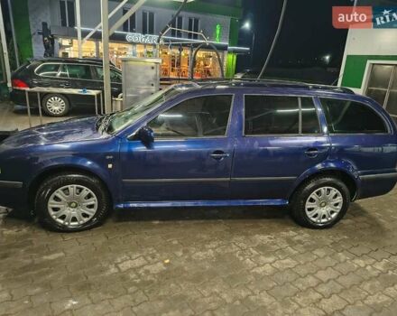 Синий Шкода Октавия, объемом двигателя 1.6 л и пробегом 330 тыс. км за 4500 $, фото 1 на Automoto.ua