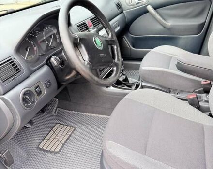 Синий Шкода Октавия, объемом двигателя 1.6 л и пробегом 267 тыс. км за 4900 $, фото 5 на Automoto.ua