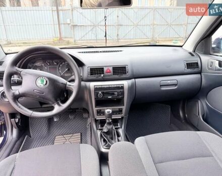 Синий Шкода Октавия, объемом двигателя 1.6 л и пробегом 267 тыс. км за 4900 $, фото 11 на Automoto.ua