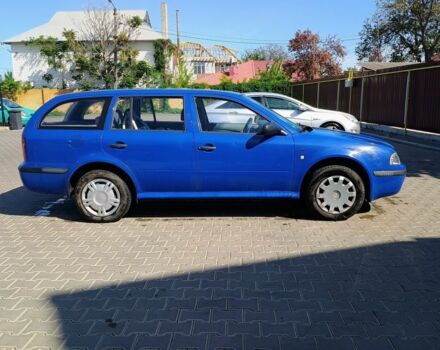 Синий Шкода Октавия, объемом двигателя 1.6 л и пробегом 211 тыс. км за 3999 $, фото 2 на Automoto.ua