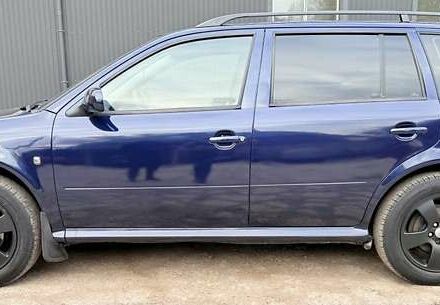 Синий Шкода Октавия, объемом двигателя 1.6 л и пробегом 267 тыс. км за 4900 $, фото 1 на Automoto.ua