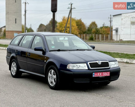 Синий Шкода Октавия, объемом двигателя 1.6 л и пробегом 260 тыс. км за 5400 $, фото 2 на Automoto.ua