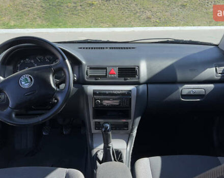 Синий Шкода Октавия, объемом двигателя 1.98 л и пробегом 220 тыс. км за 4000 $, фото 7 на Automoto.ua