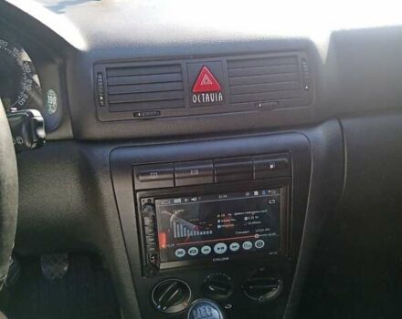 Синій Шкода Октавія, об'ємом двигуна 1.6 л та пробігом 220 тис. км за 5800 $, фото 4 на Automoto.ua