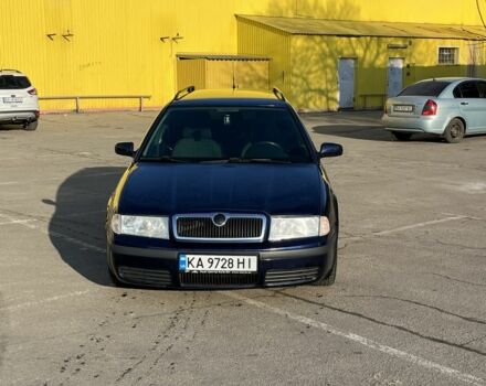 Синий Шкода Октавия, объемом двигателя 1.6 л и пробегом 380 тыс. км за 3800 $, фото 1 на Automoto.ua