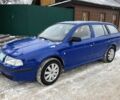 Синий Шкода Октавия, объемом двигателя 1.6 л и пробегом 220 тыс. км за 4500 $, фото 1 на Automoto.ua