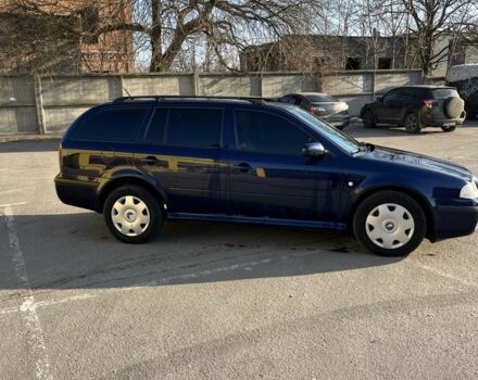 Синий Шкода Октавия, объемом двигателя 1.6 л и пробегом 380 тыс. км за 3800 $, фото 2 на Automoto.ua