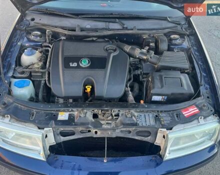 Синий Шкода Октавия, объемом двигателя 1.6 л и пробегом 240 тыс. км за 5000 $, фото 4 на Automoto.ua