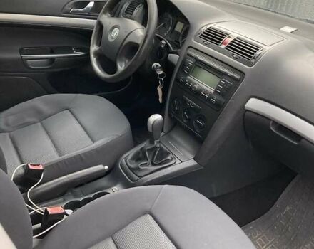 Синий Шкода Октавия, объемом двигателя 1.6 л и пробегом 330 тыс. км за 4300 $, фото 7 на Automoto.ua