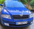 Синий Шкода Октавия, объемом двигателя 1.6 л и пробегом 217 тыс. км за 5800 $, фото 1 на Automoto.ua