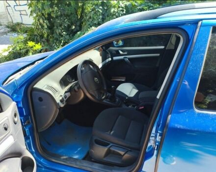 Синий Шкода Октавия, объемом двигателя 1.6 л и пробегом 190 тыс. км за 5000 $, фото 2 на Automoto.ua