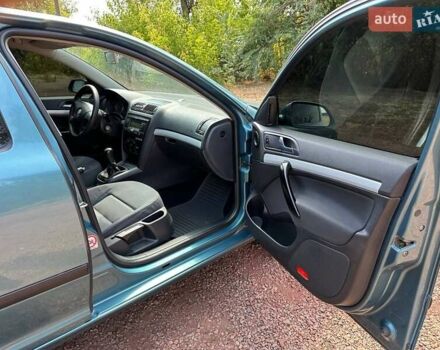 Синий Шкода Октавия, объемом двигателя 1.6 л и пробегом 223 тыс. км за 5900 $, фото 6 на Automoto.ua