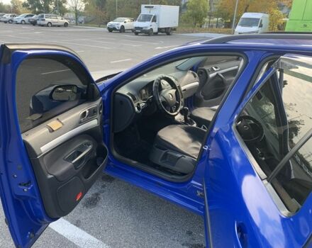 Синий Шкода Октавия, объемом двигателя 1.6 л и пробегом 240 тыс. км за 4500 $, фото 2 на Automoto.ua